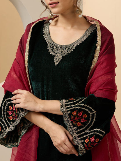 Dhiyona IS Women's Women Floral Embroidered Regular Thread Work Velvet Kurta with Trousers & With Dupatta