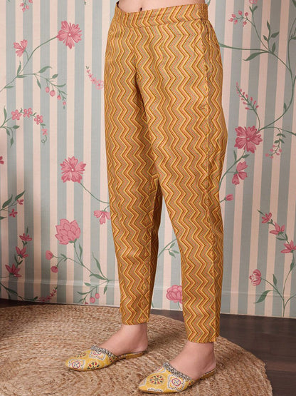 Dhiyona OD  Floral Printed Regular Pure Cotton Kurta with Trousers & Dupatta