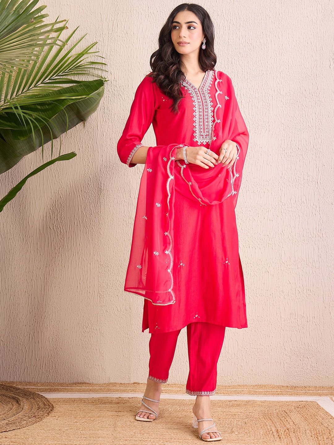 Dhiyona IE Women Floral Yoke Design Regular Liva Kurta with Trousers & With Dupatta