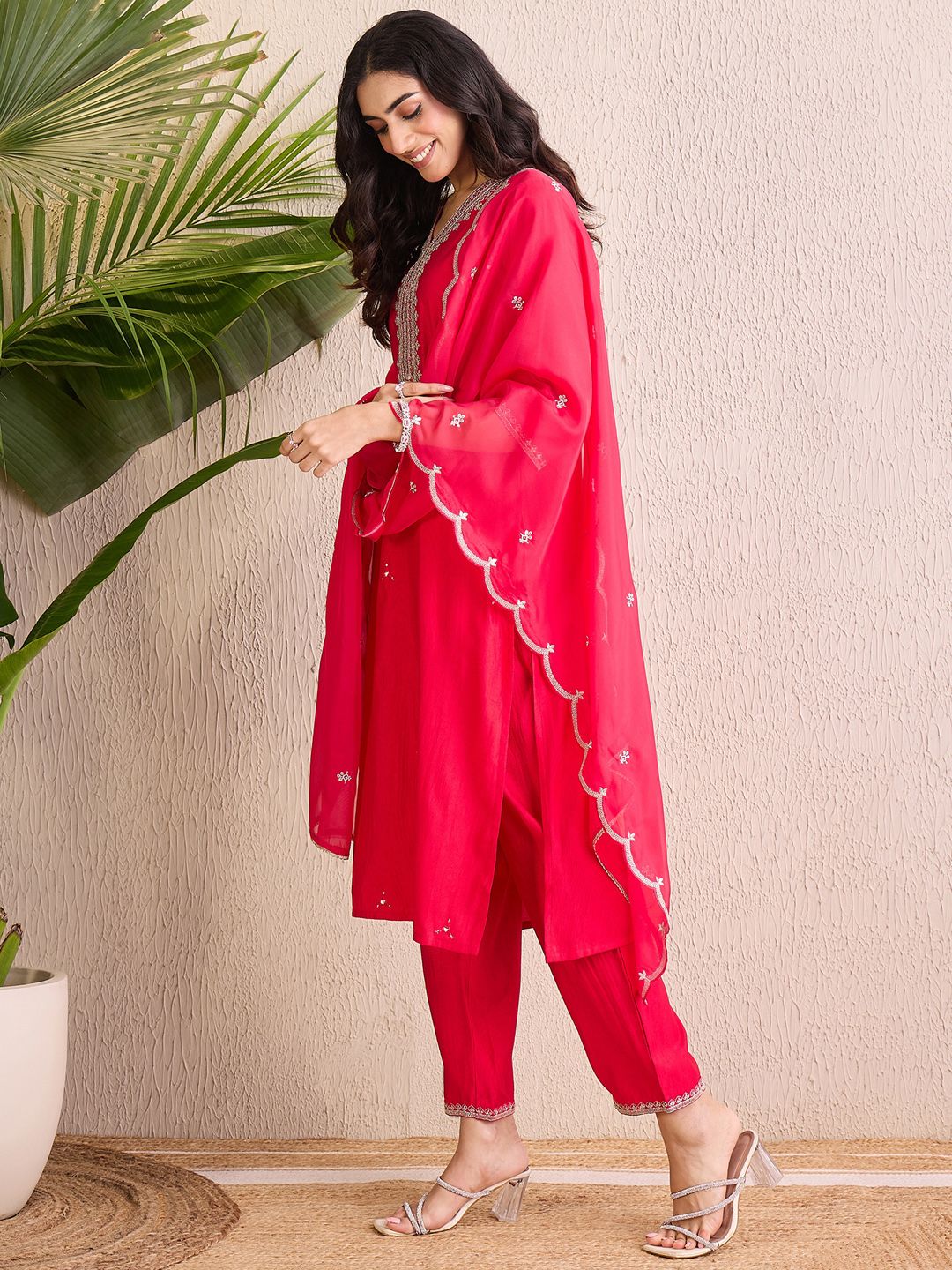 Dhiyona IE Women Floral Yoke Design Regular Liva Kurta with Trousers & With Dupatta