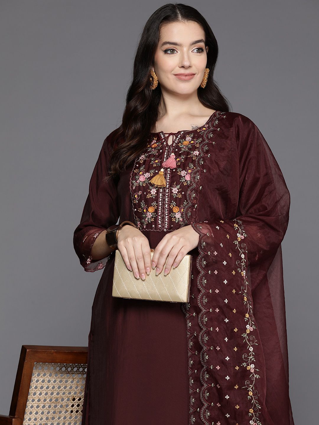 Dhiyona IE Women Floral Embroidered Regular Sequinned Kurta with Trousers & With Dupatta
