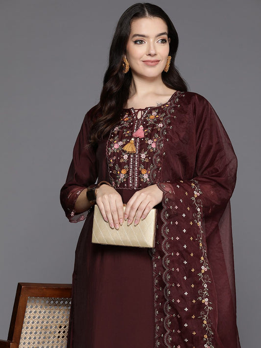 Dhiyona IE Women Floral Embroidered Regular Sequinned Kurta with Trousers & With Dupatta