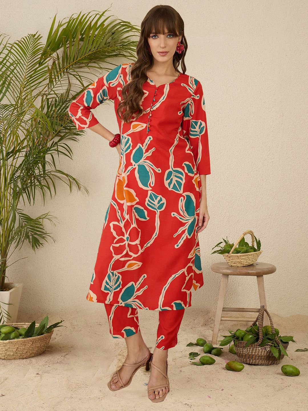 Women Floral Printed Pure Cotton Kurta with Trousers