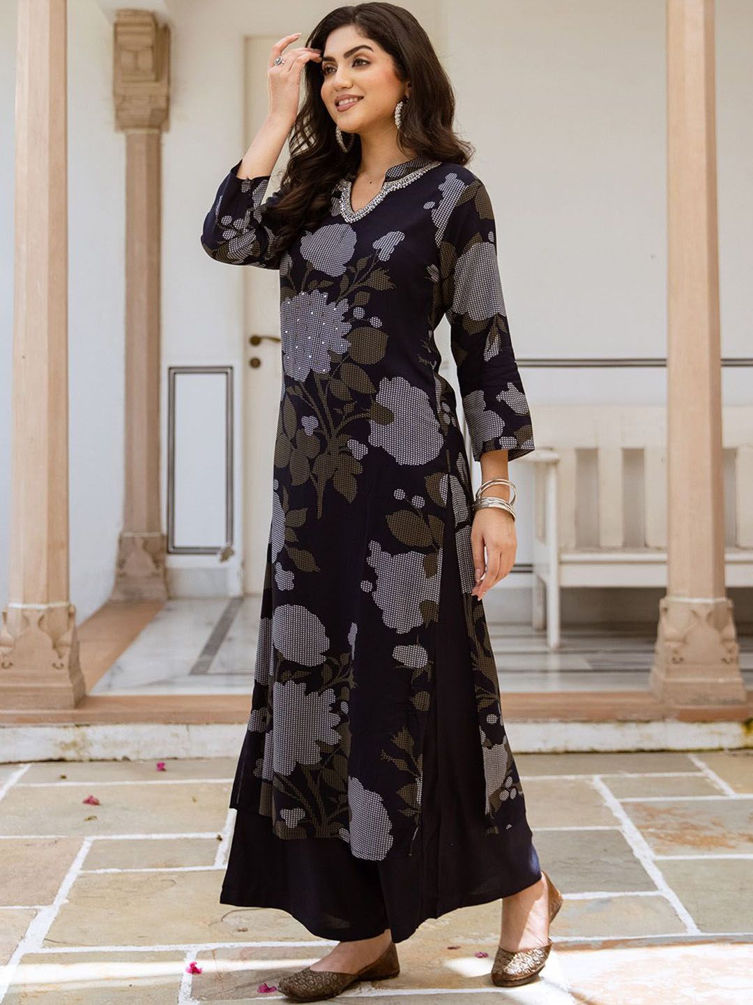 Dhiyona IS Women's Floral Printed Mandarin Collar Sequinned Straight Kurta With Palazzos