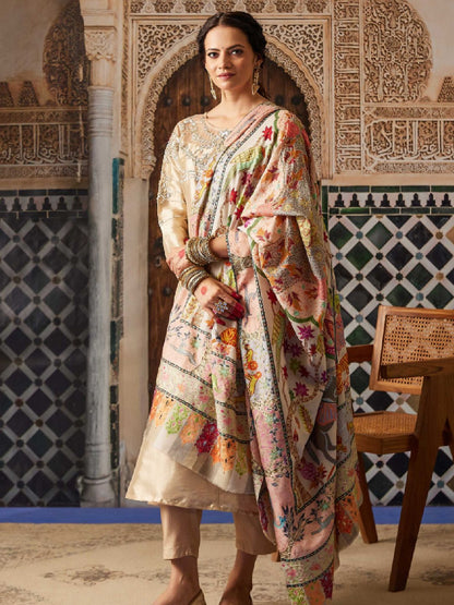 Dhiyona PA Women Animal Embroidered Shawl