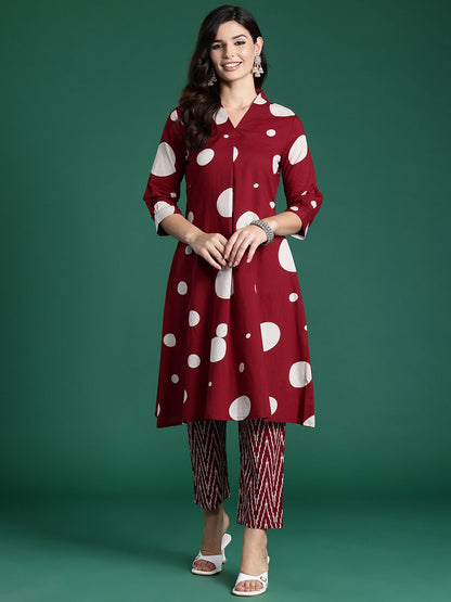 Women Printed Pleated Pure Cotton Kurta with Trousers