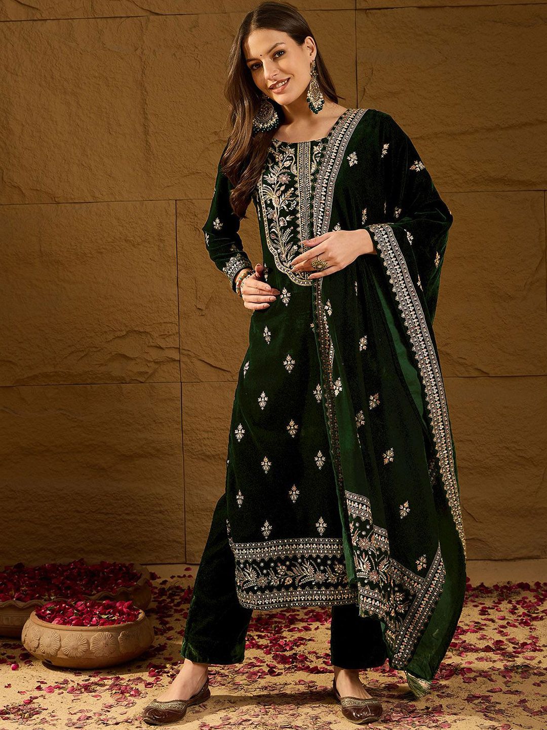 Dhiyona PD Women Floral Embroidered Straight Kurta With Trouser And Dupatta