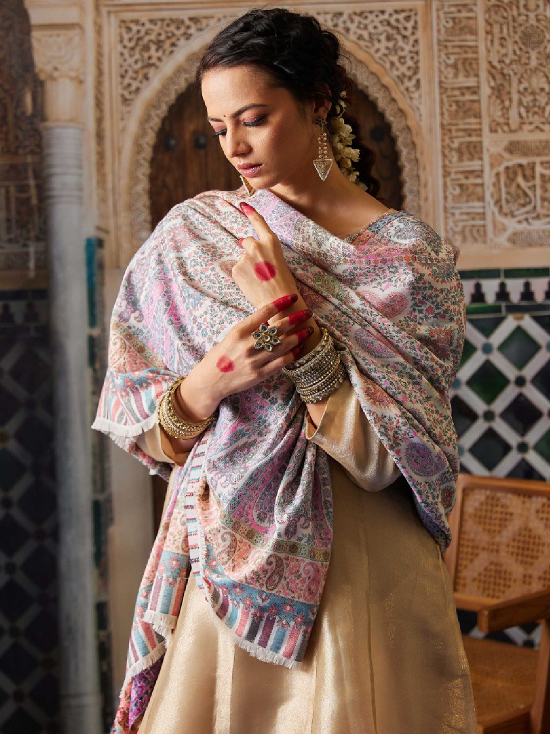 Dhiyona PA Women Paisley Woven Design Shawl