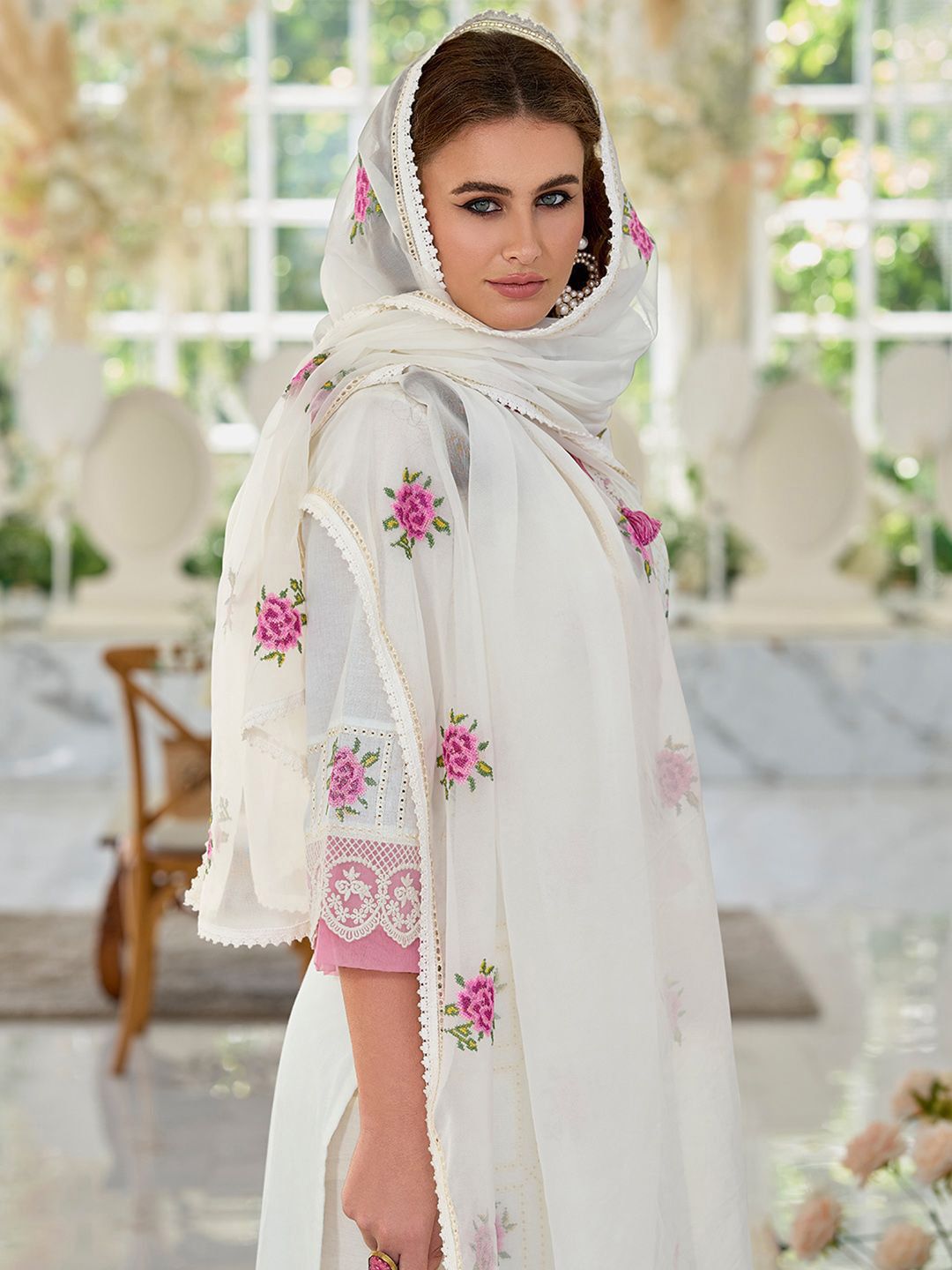 Dhiyona IE Women Floral Embroidered Regular Thread Work Pure Cotton Kurta