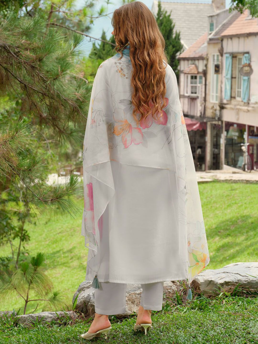 Women Floral Embroidered Kurta with Trousers & Dupatta