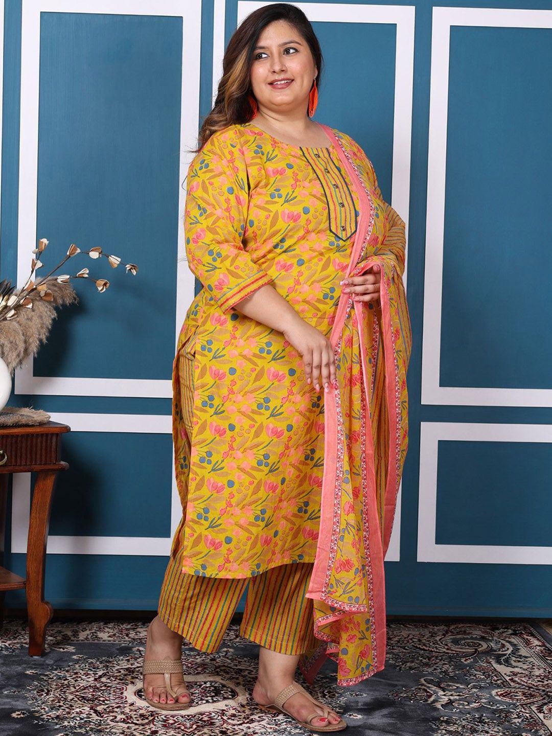 Dhiyona KL Plus Size Floral Printed Pure Cotton Straight Kurta with Palazzos & Dupatta