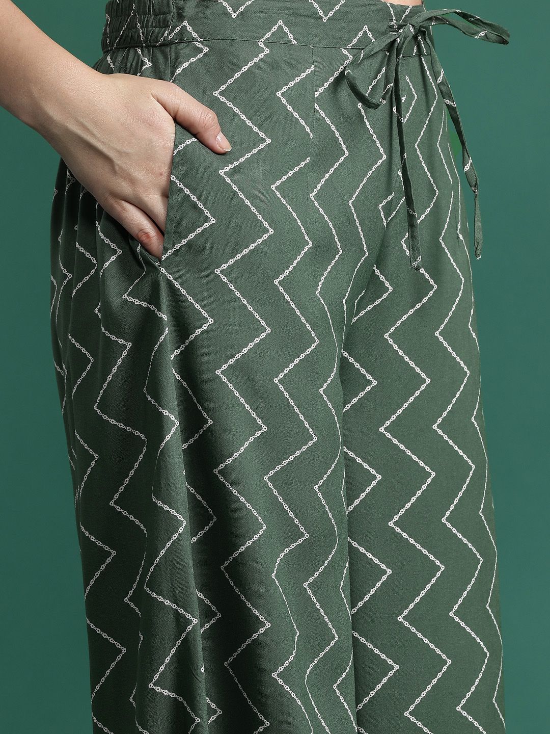 Dhiyona IE Floral Printed Sequinned Kurta with Salwar