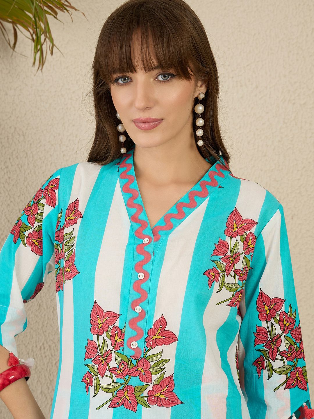 Floral Screen Printed V-Neck Pure Cotton Straight Kurta With Trousers