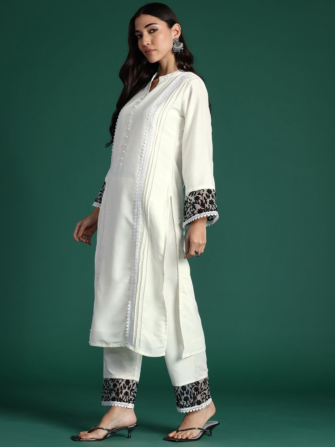 Floral Embroidered Panelled Beads and Stones Kurta with Trousers