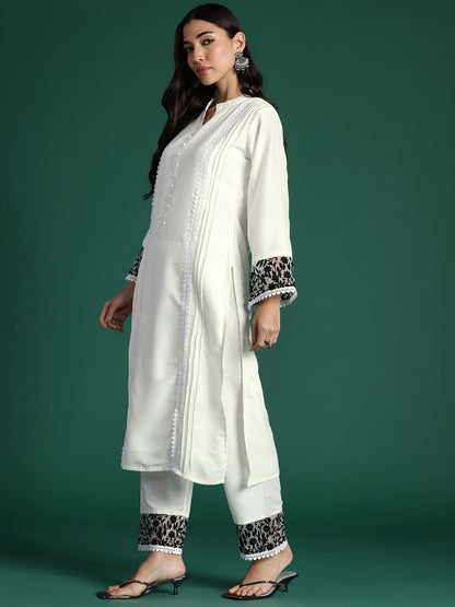 Floral Embroidered Panelled Beads and Stones Kurta with Trousers