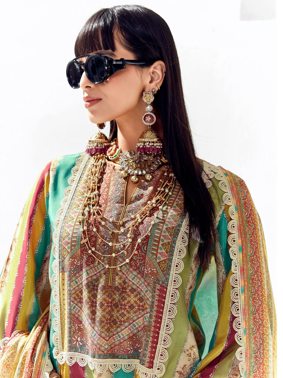 Dhiyona IE Women Ethnic Motifs Printed Regular Thread Work Kurta Trousers With Dupatta