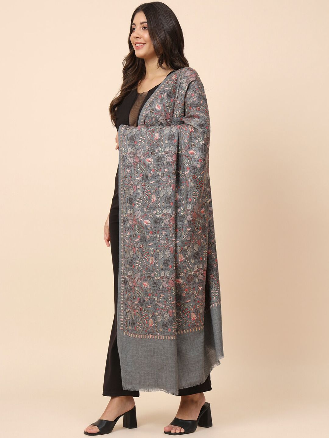 Dhiyona PA Women Floral Embroidered Pure Woollen Shawl