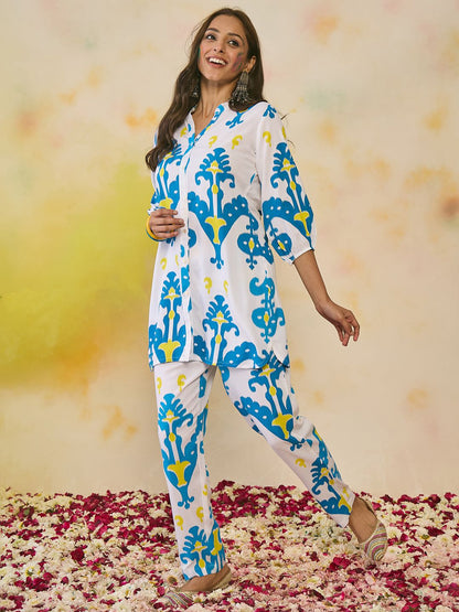 Dhiyona IE Women Printed Regular Kurti with Trousers