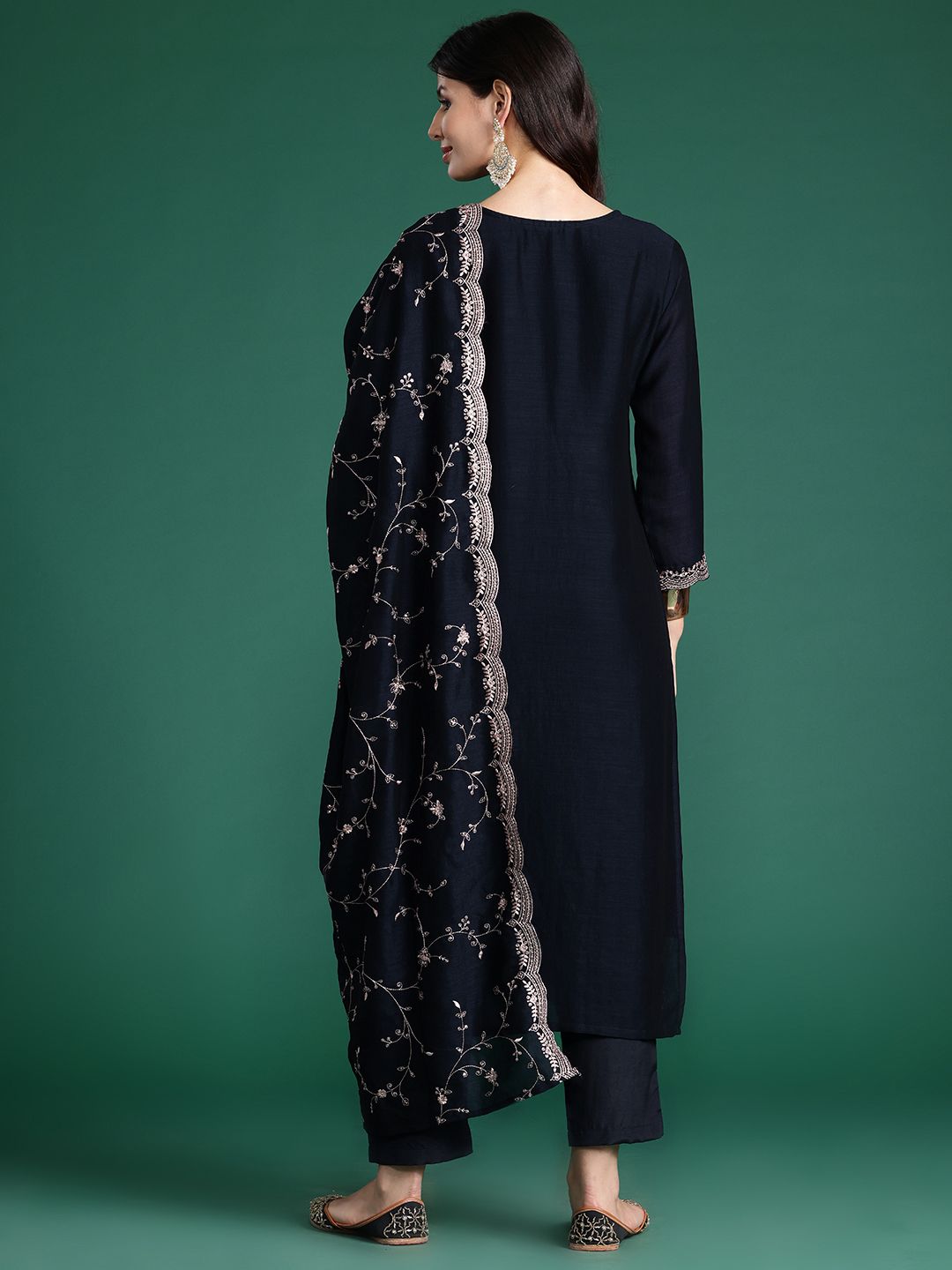 Ethnic Motifs Embroidered Regular Sequinned Kurta with Trousers & Dupatta