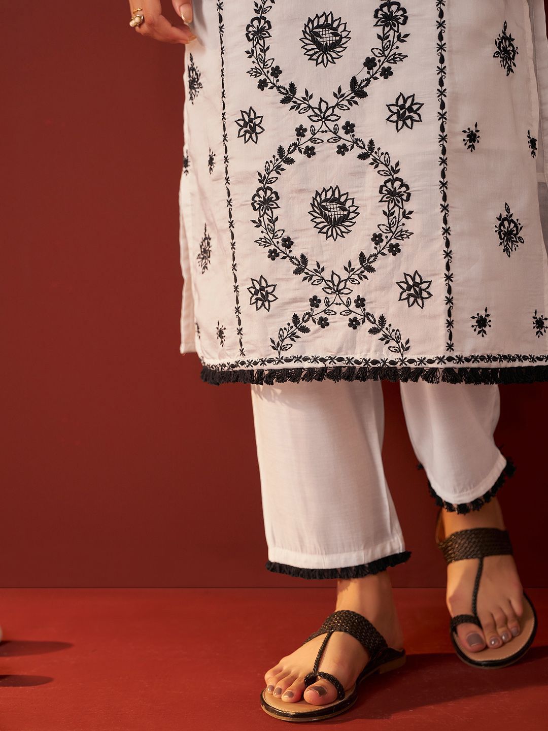 Ethnic Motifs Embroidered Thread Work Kurta with Trousers & Dupatta