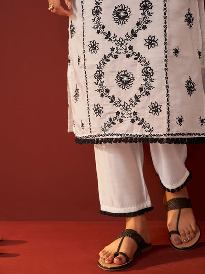 Ethnic Motifs Embroidered Thread Work Kurta with Trousers & Dupatta
