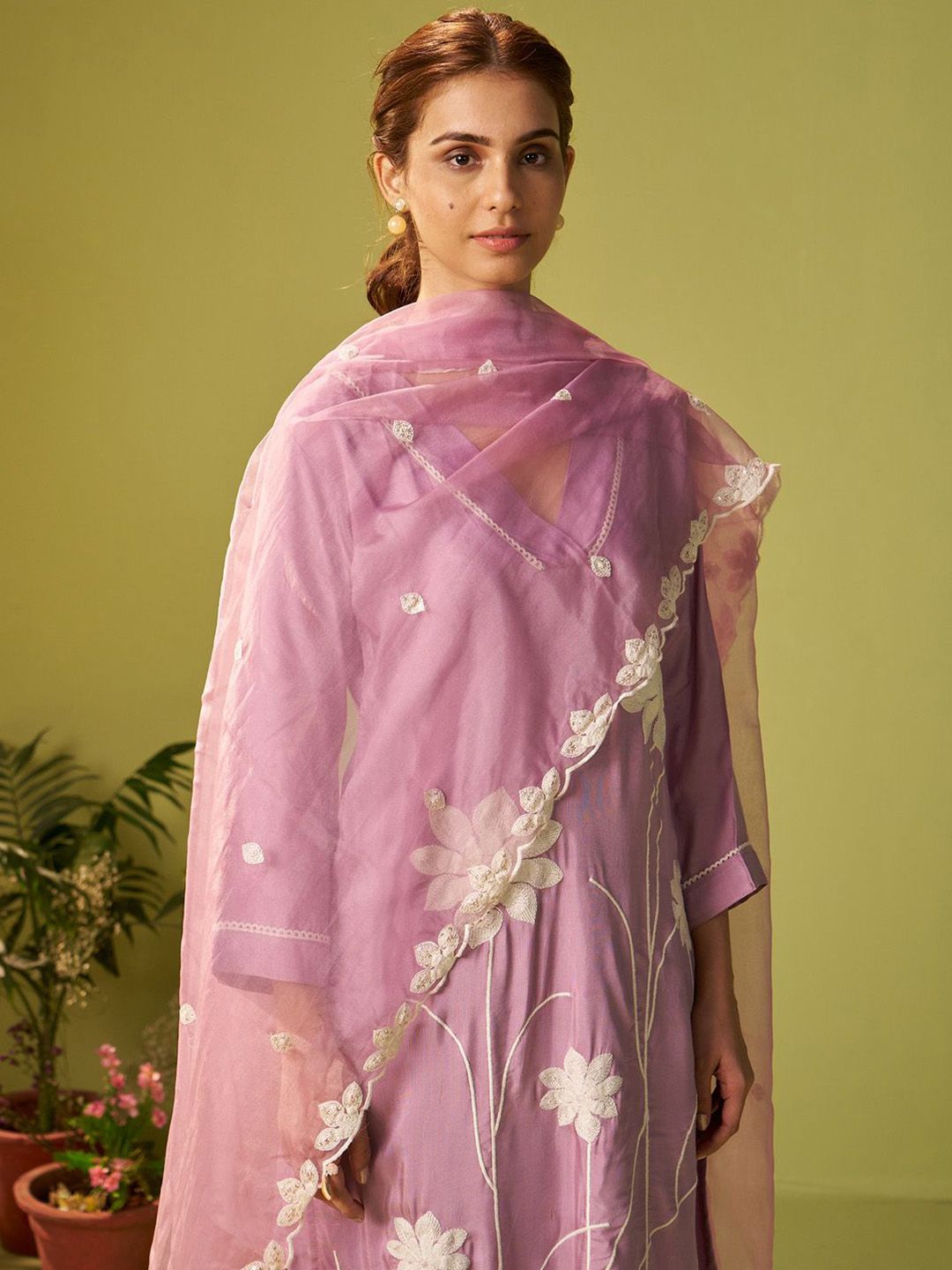 Women Floral Embroidered Kurta with Trousers & Dupatta