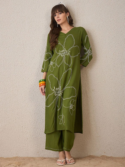 Floral Embroidered V-Neck Thread Work Straight Kurta With Trouser