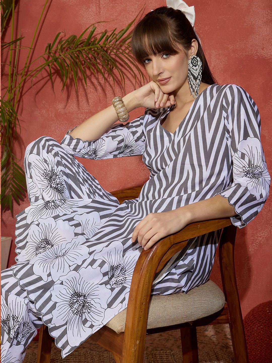 Women Floral Printed Regular Pure Cotton Kurta with Trousers