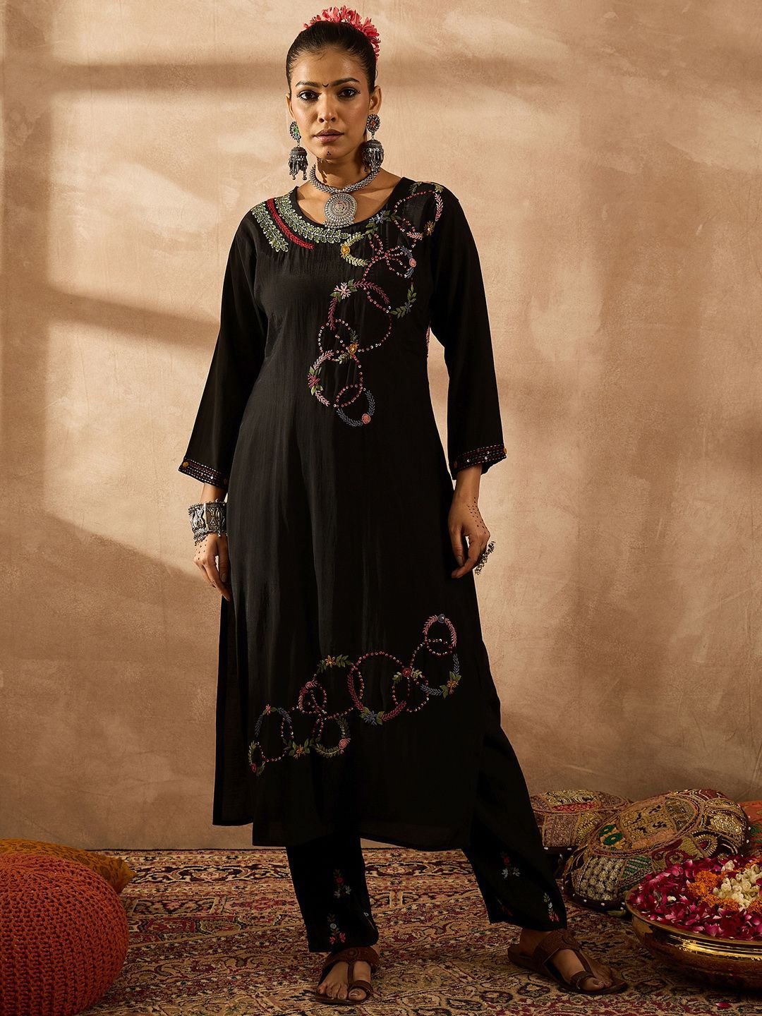 Dhiyona IE Women Floral Embroidered Regular Thread Work Kurta with Trousers & With Dupatta