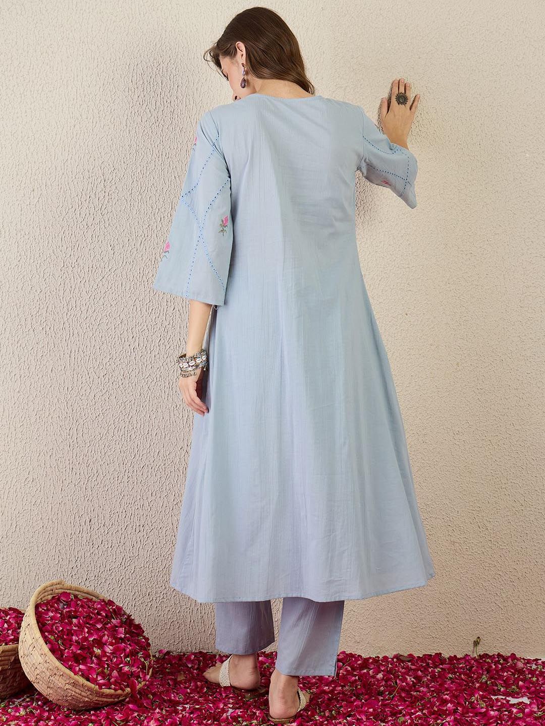 Women Floral Embroidered Cotton Kurta with Trousers