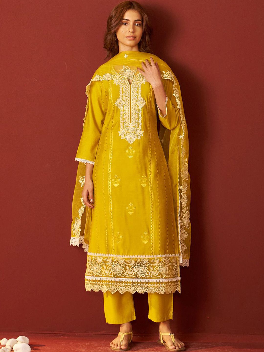 Women Floral Embroidered Kurta with Trousers & Dupatta