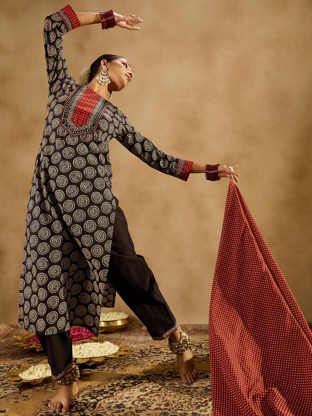 Black Geometric Printed Round Neck Pure Cotton Straight Kurta Set