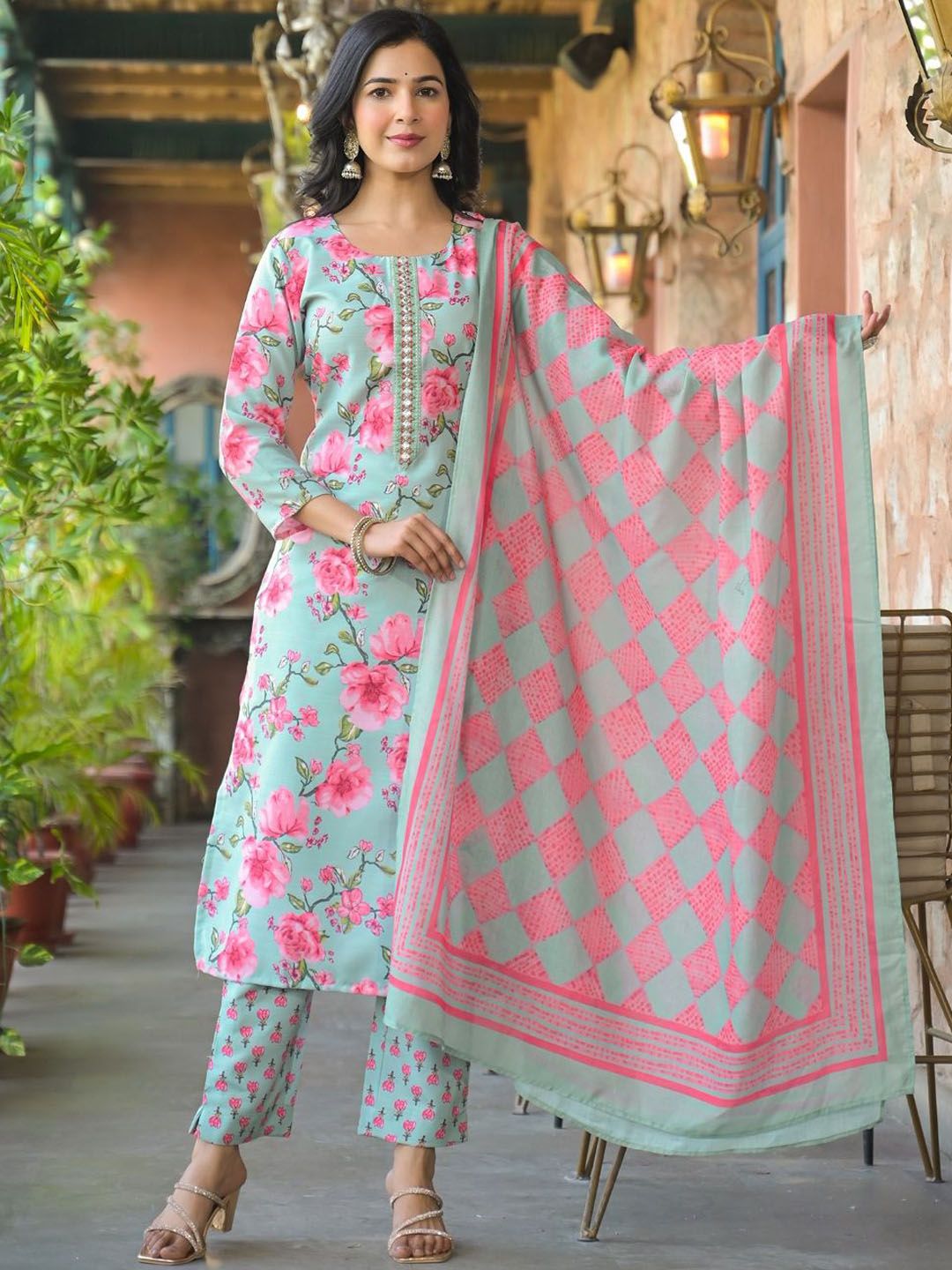 Dhiyona KL Floral Printed Straight Kurta With Trouser And Dupatta