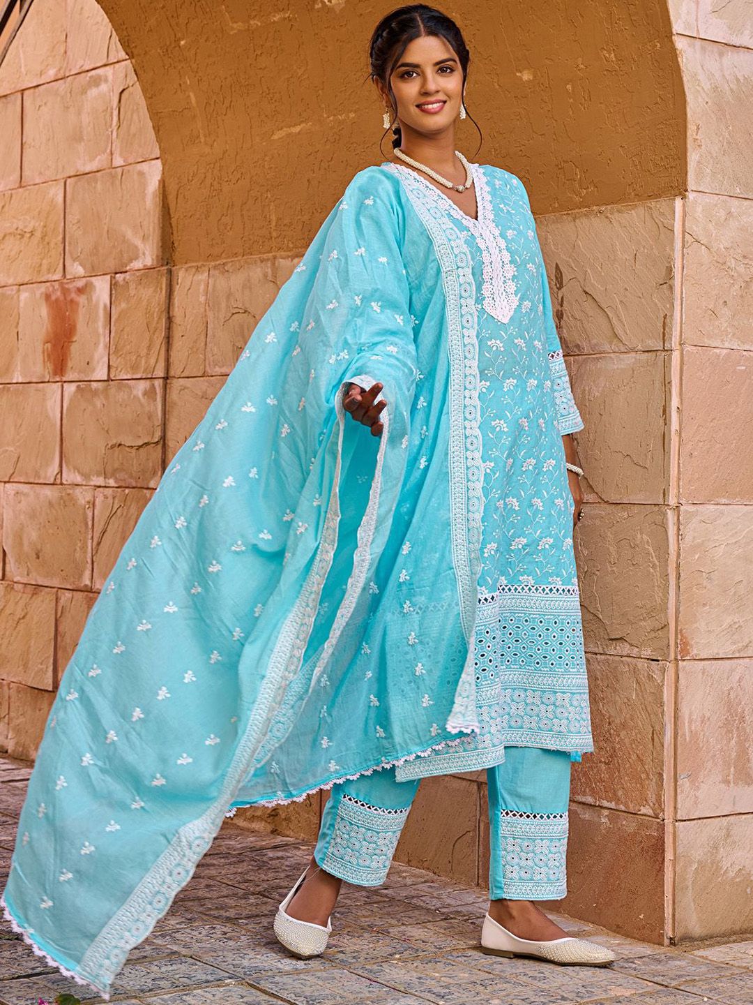 Floral Embroidered Thread Work Pure Cotton Straight Kurta With Trousers & Dupatta