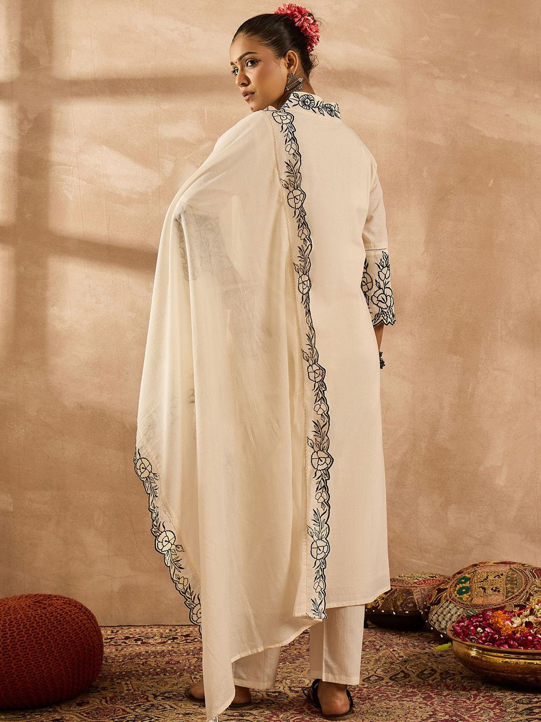 Women Floral Embroidered Regular Thread Work Pure Cotton Kurta with Trousers & With Dupatta
