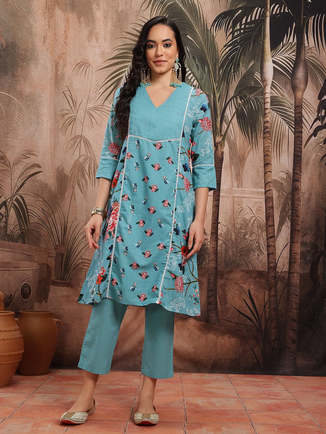 Dhiyona SN Women's Floral Print Lace Inserts Paneled Kurta With Trousers