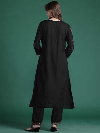 Ethnic Motifs Embroidered Thread Work Kurta with Trousers