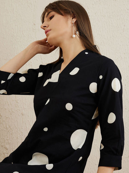 Dhiyona IE V Neck Printed Pleated Pure Cotton Straight Kurta with Trousers