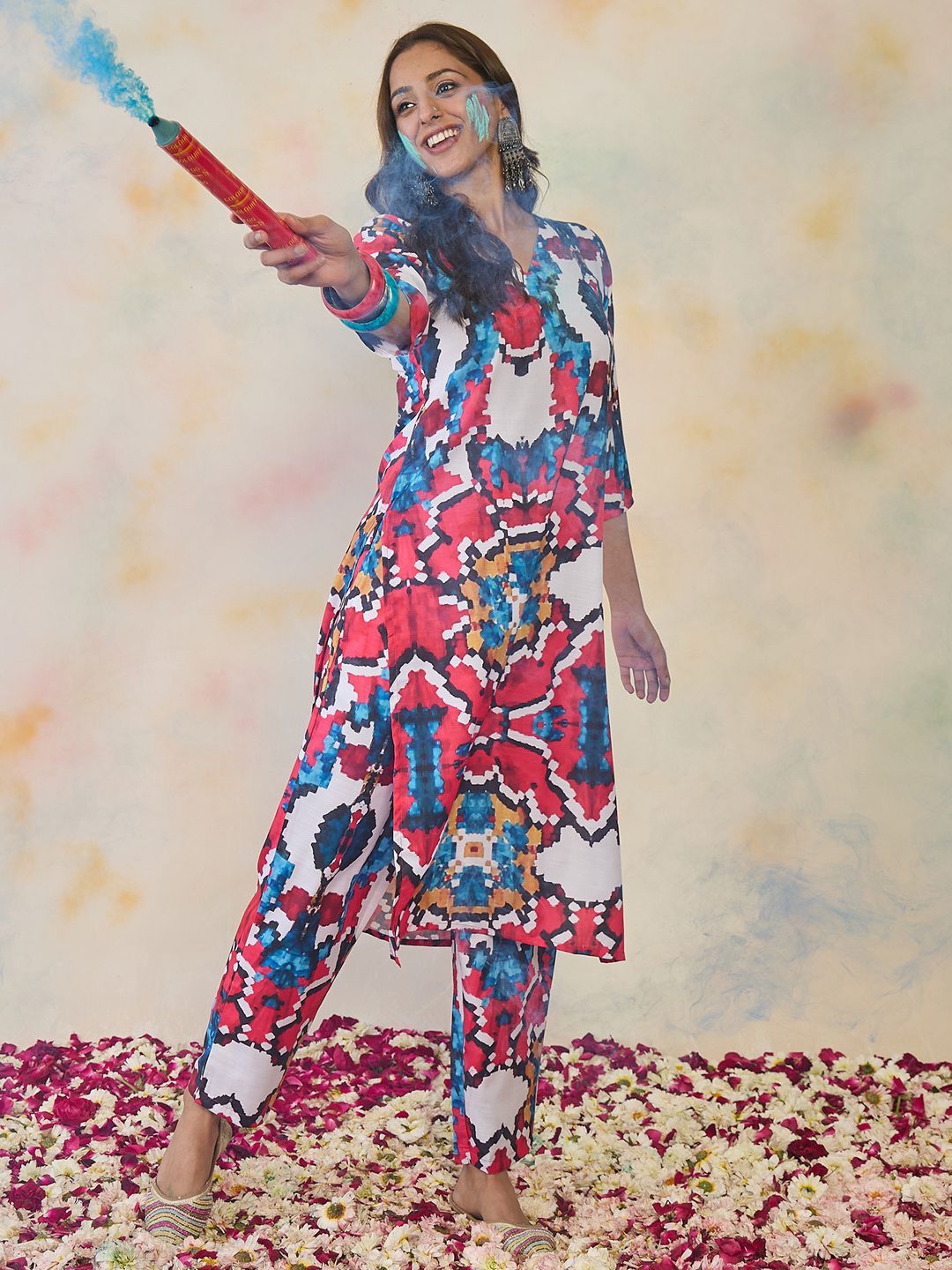 Women Printed Regular Kurta with Trousers