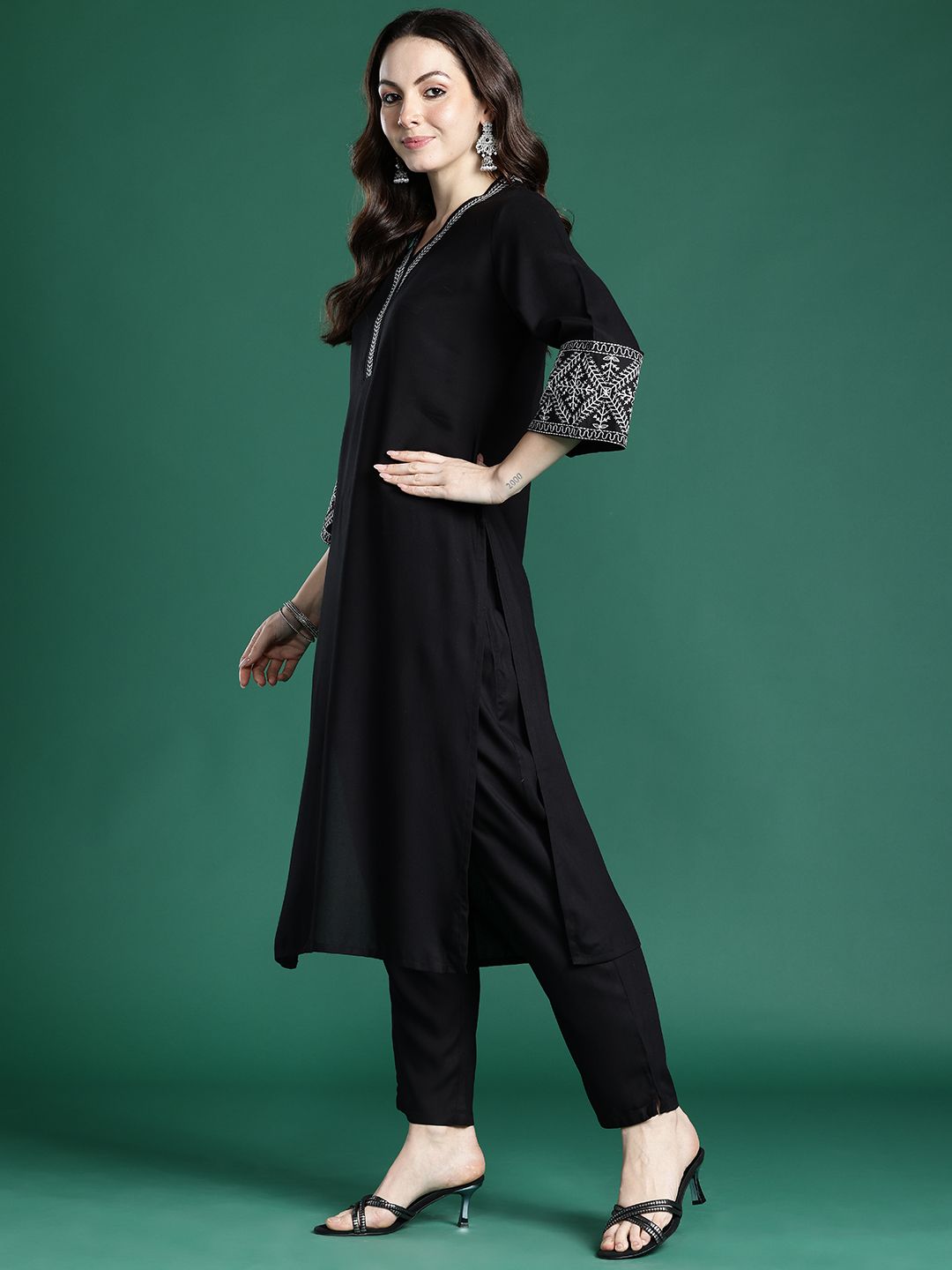 Dhiyona IE Ethnic Motifs Embroidered Regular Kurta with Trousers