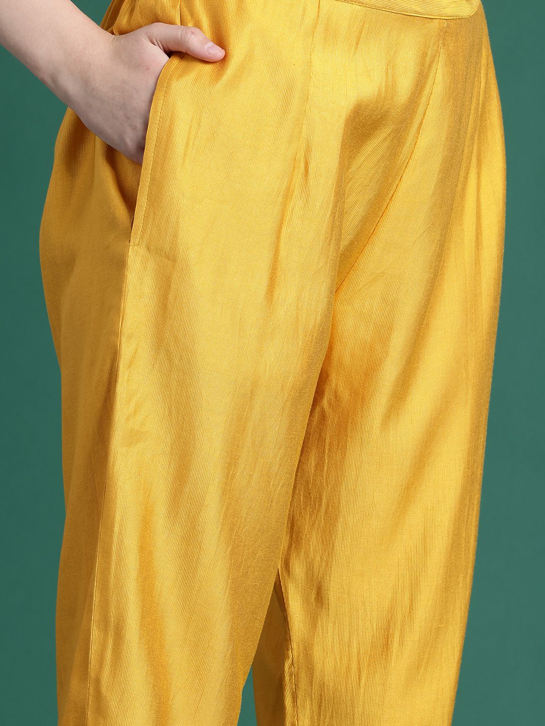 Dhiyona IE Floral Embroidered Thread Work Liva Kurta With Trousers & Dupatta