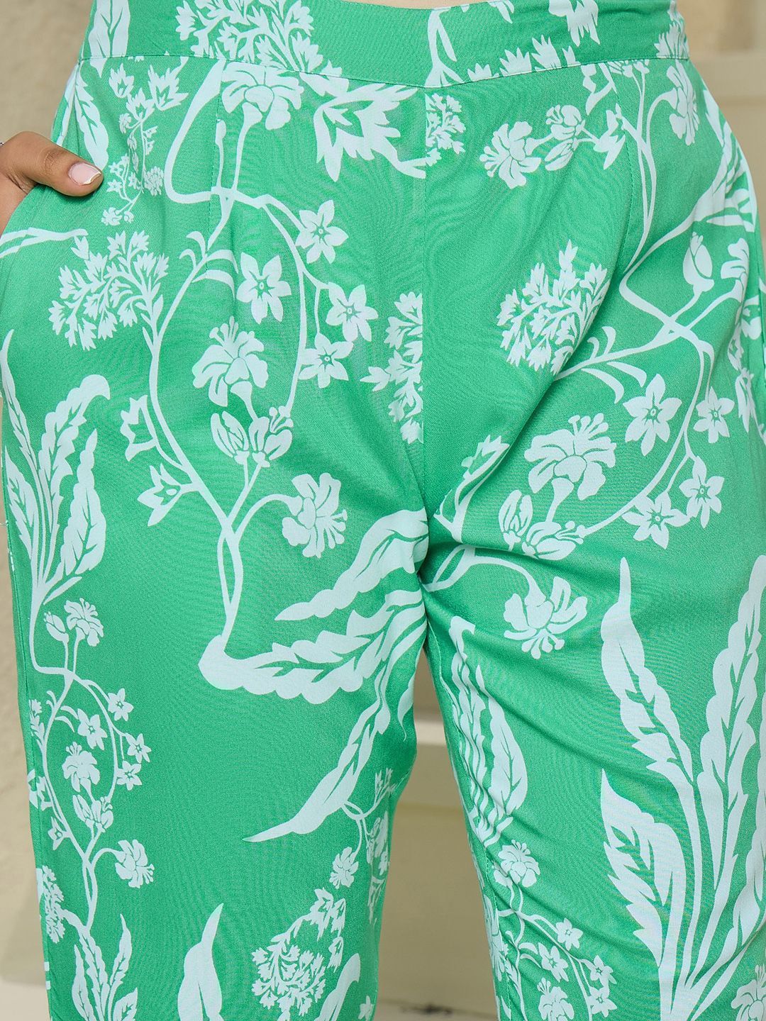 Dhiyona IE Floral Printed Shirt Collar Kurta With Trousers