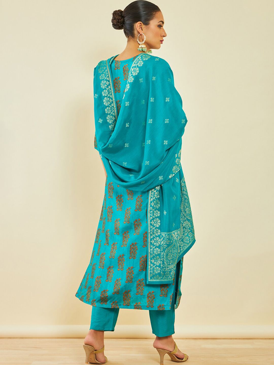 Dhiyona SO Women's Turquoise Blue Floral Printed Regular Beads and Stones Kurta With Trousers & Dupatta