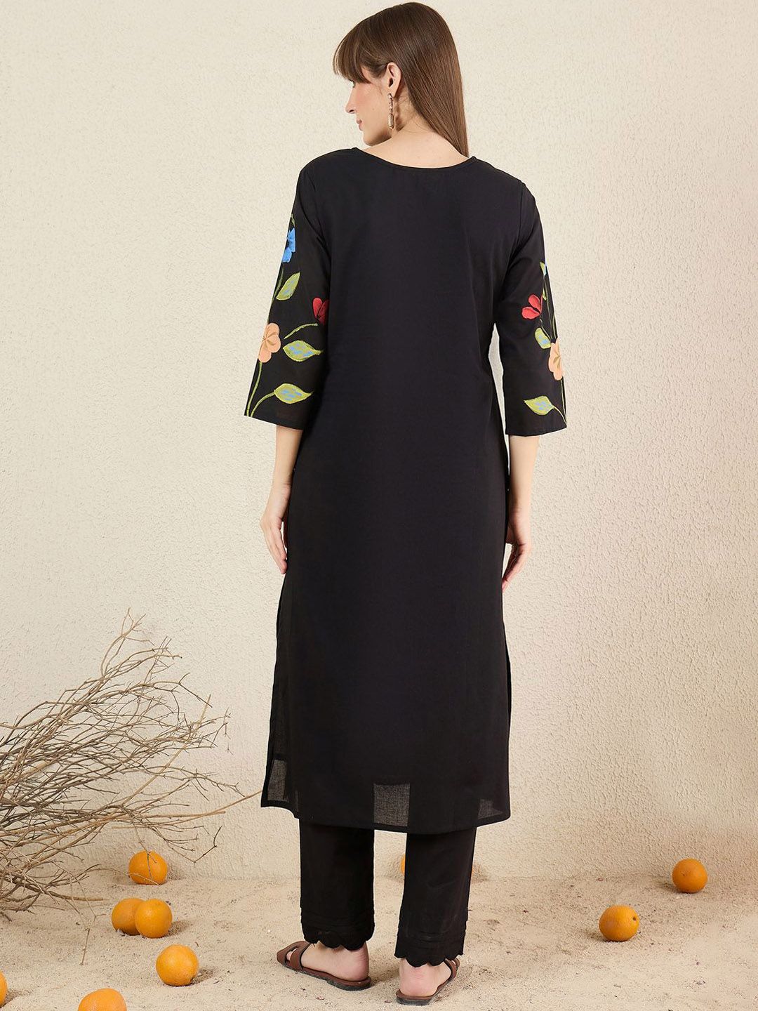 Women Floral Printed Cotton Kurta with Trousers