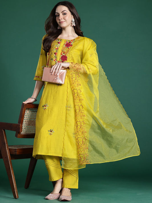 Dhiyona IE Women Floral Embroidered Thread Work Kurta With Trousers & Dupatta