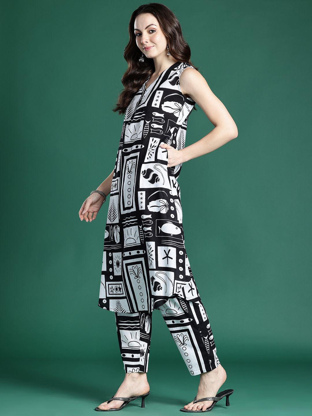 Geometric Printed Pleated Pure Cotton Kurta with Trousers