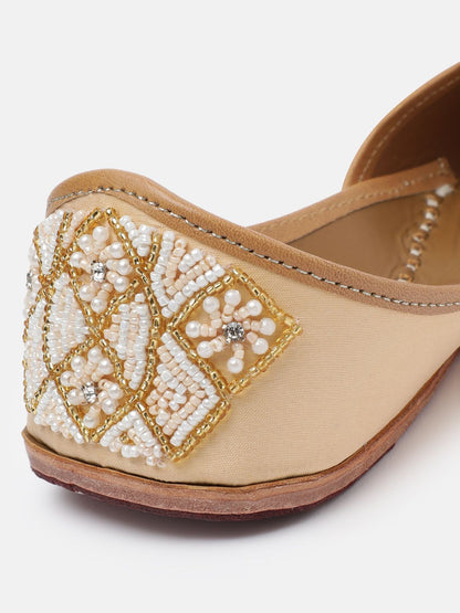 Dhiyona HOP Women Beads Embellished Mojaris