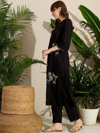 Dhiyona IE Women's Geometric Embroidered Tie-Up Neck Thread Work Pure Cotton Kurta & Trousers