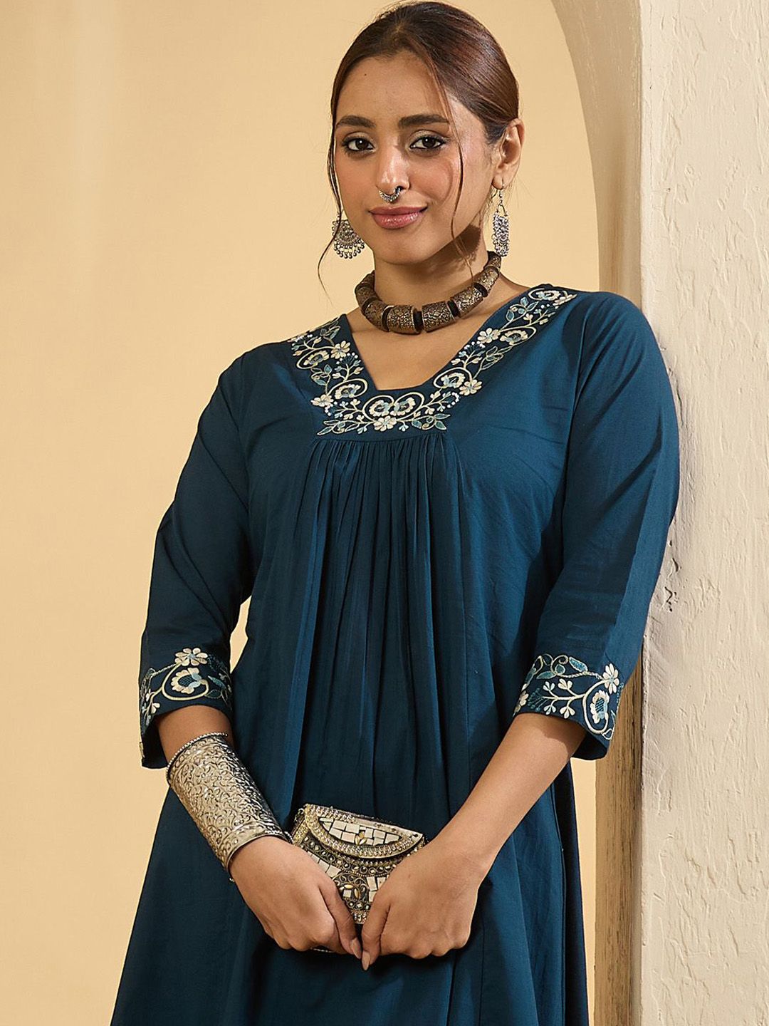 Women Ethnic Motifs Embroidered Pure Cotton Kurta with Trousers