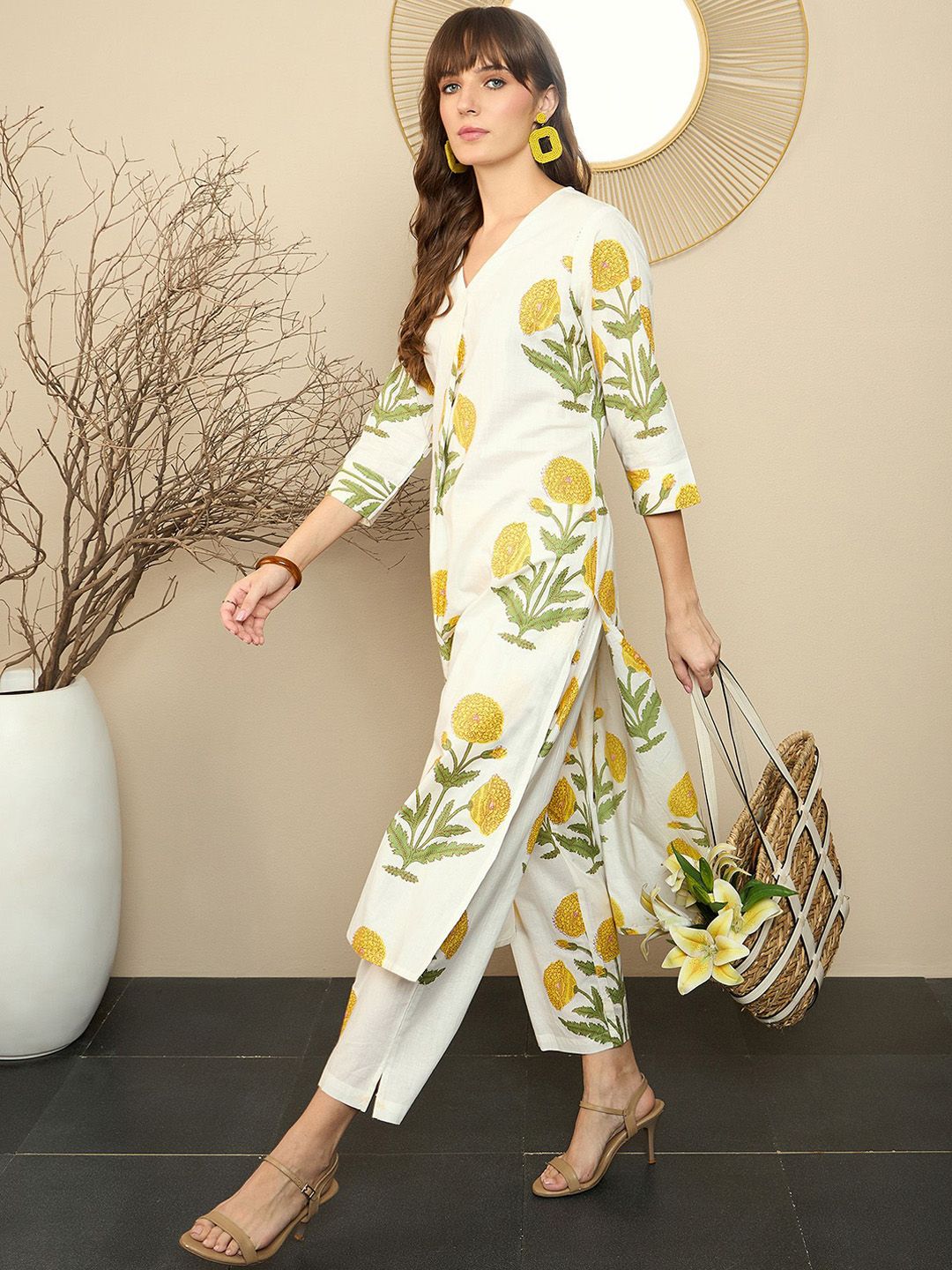 Dhiyona IE Floral Printed V-Neck Pure Cotton Tunic With Trouser